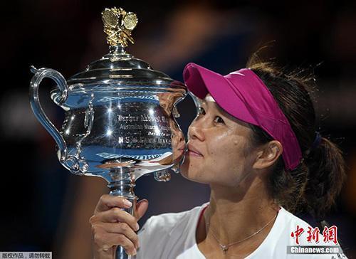 资料图：图为李娜获得2014年澳大利亚网球公开赛女子单打冠军。